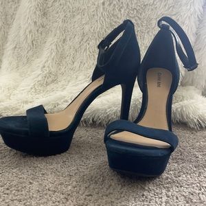 Gianni Bini Navy heels